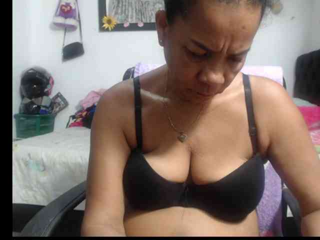 sarah-hot webcam