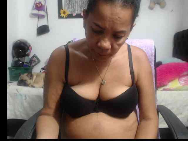 sarah-hot webcam
