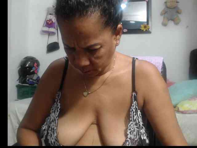 sarah-hot webcam