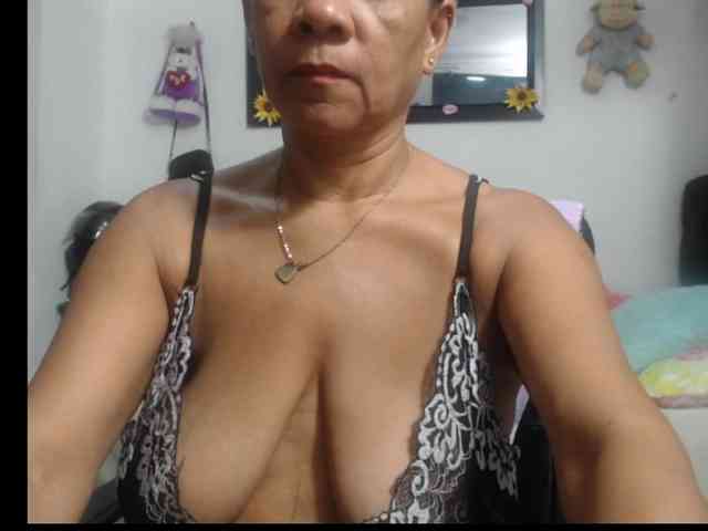 sarah-hot webcam