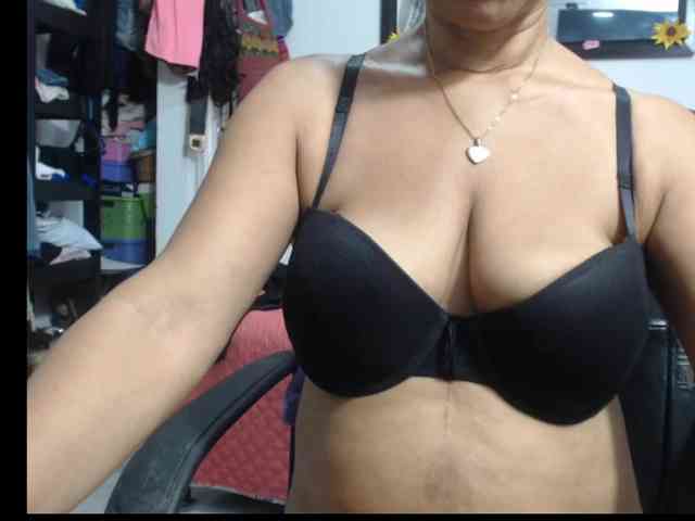 sarah-hot webcam