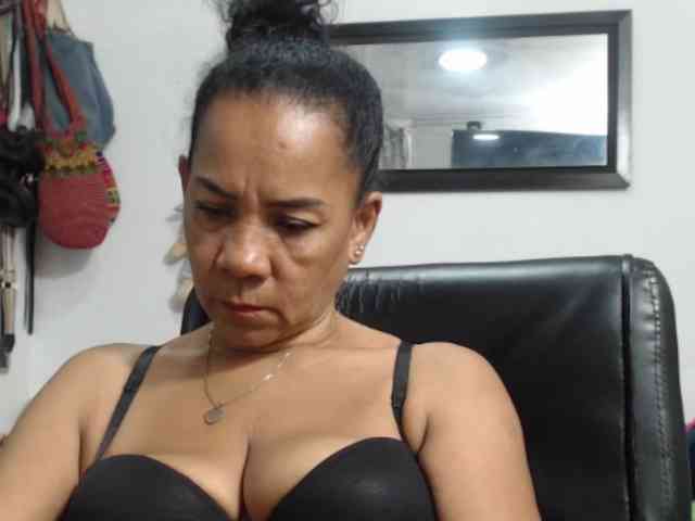 sarah-hot webcam