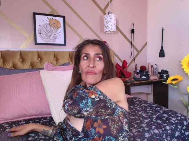 dove-mature webcam