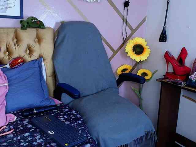 dove-mature webcam