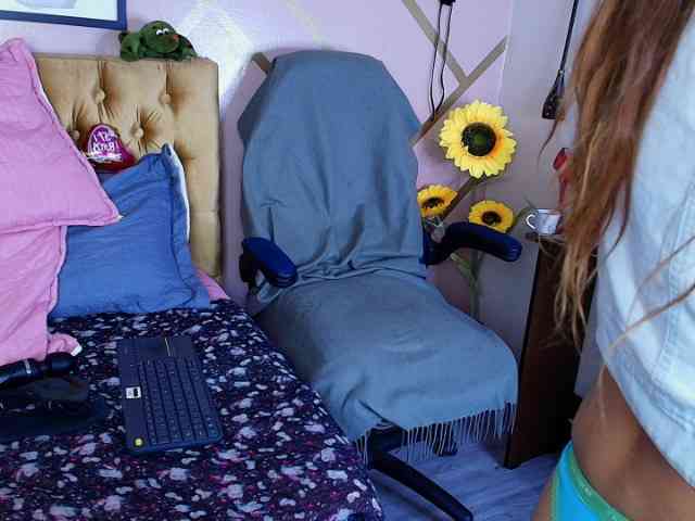 dove-mature webcam