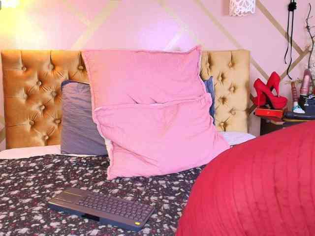 dove-mature webcam