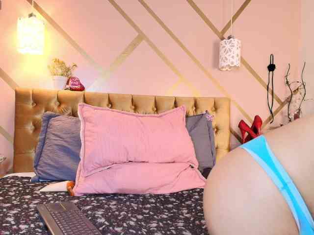 dove-mature webcam
