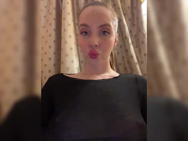 Smoking hot Natalymoodhot will spark your dreams in a sweet cumshow Natalymoodhot from BongaCams