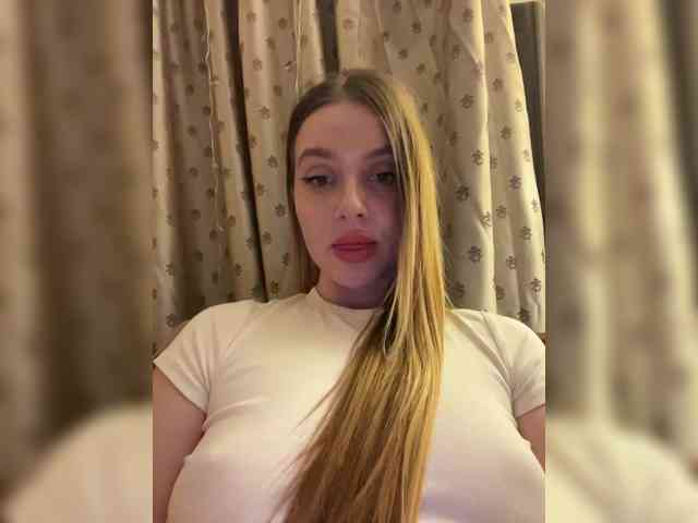 Kisspussy1111 webcam