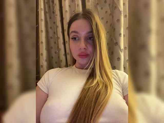 Kisspussy1111 webcam