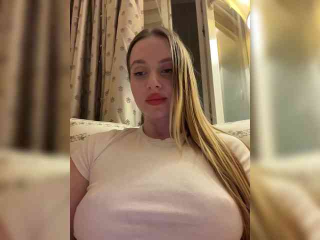 Kisspussy1111 webcam
