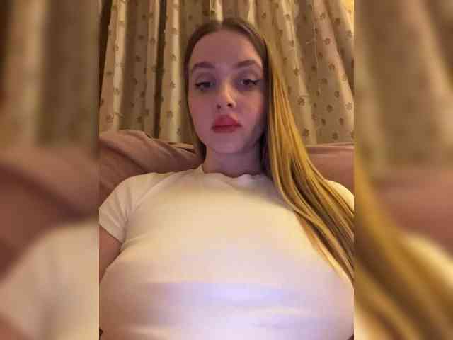 Kisspussy1111 webcam