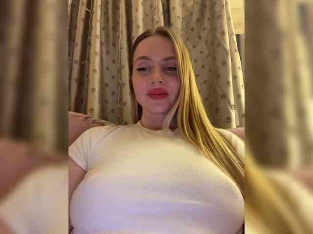 Kisspussy1111 webcam