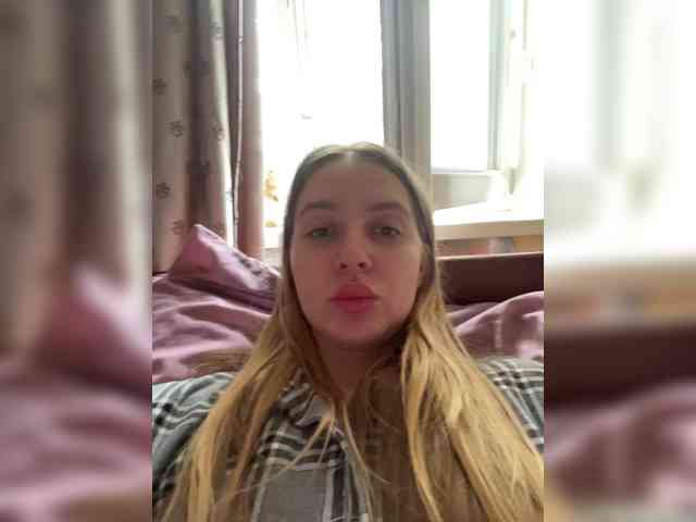 Kisspussy1111 webcam