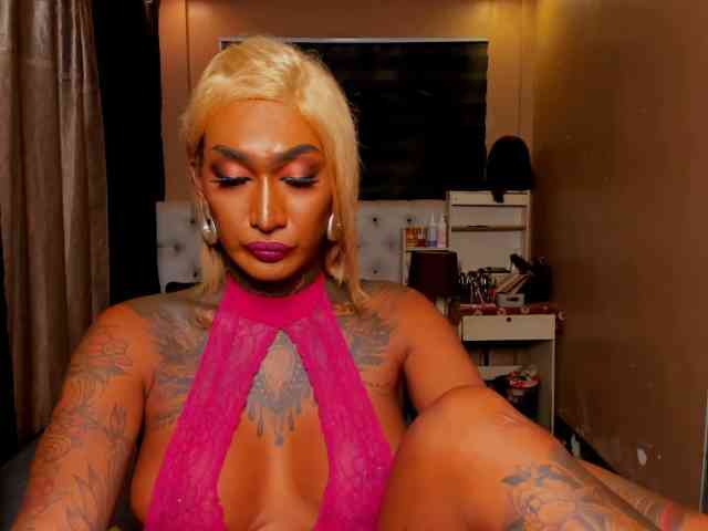 EBONYROXY Live Webcam on BongaCams