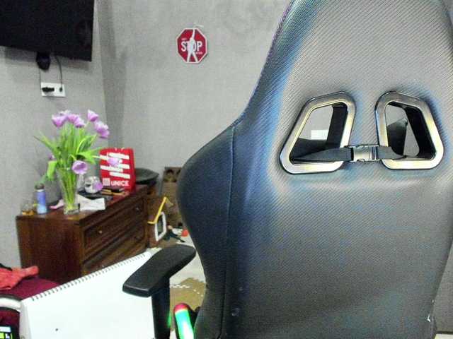 go to chat with HandsomeHercules