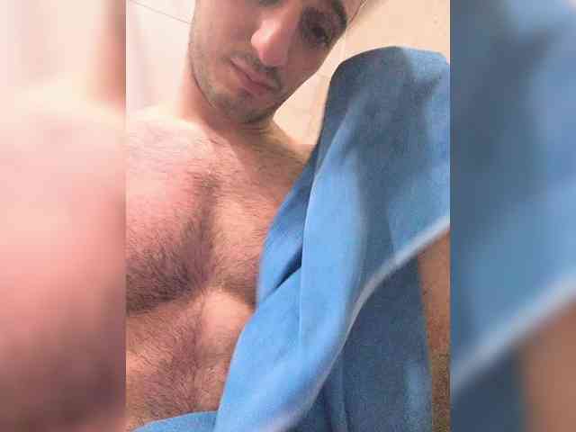 HandsomeHercules Live Webcam on BongaCams
