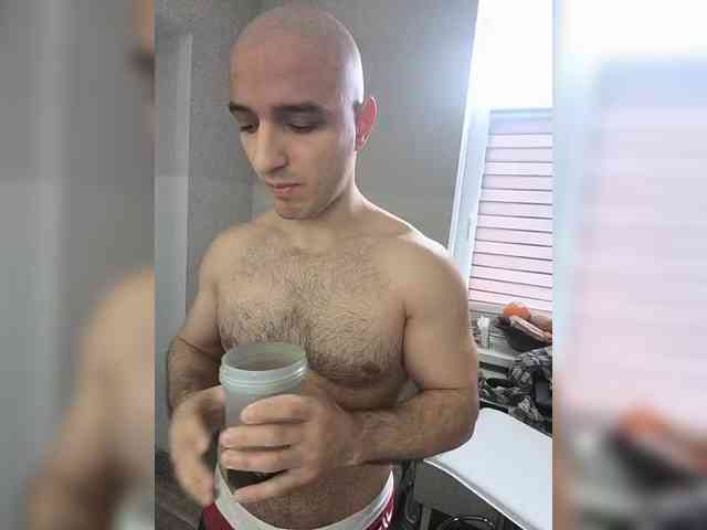 HandsomeHercules Live Webcam on BongaCams