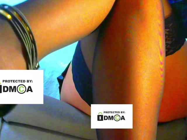 FeminaF webcam