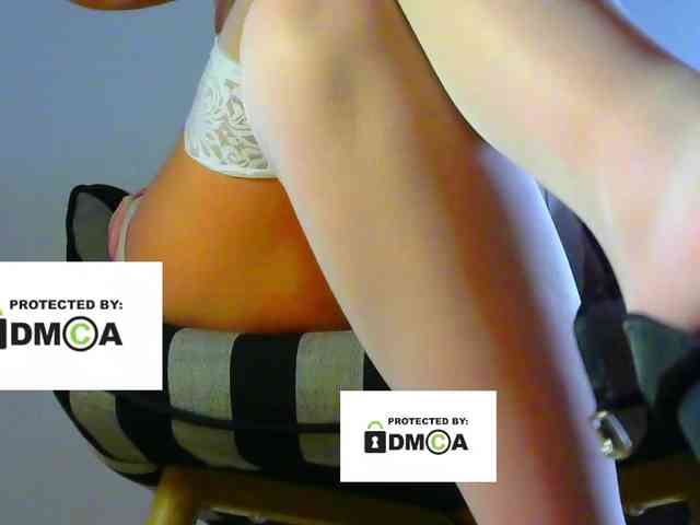 FeminaF webcam