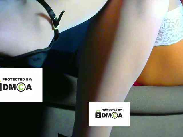 FeminaF webcam