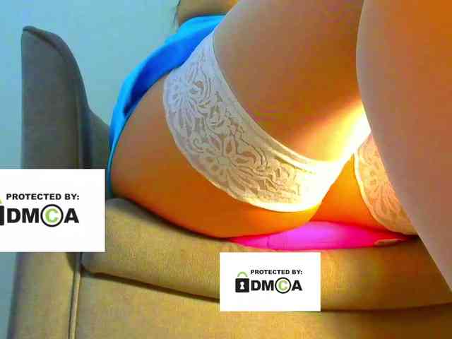 FeminaF webcam