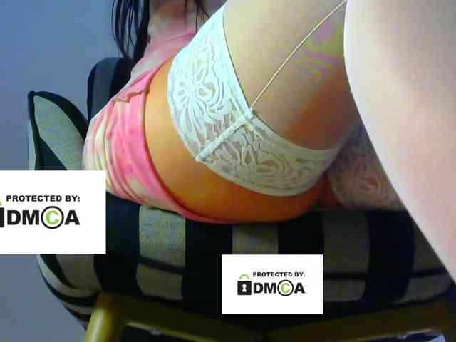 FeminaF webcam