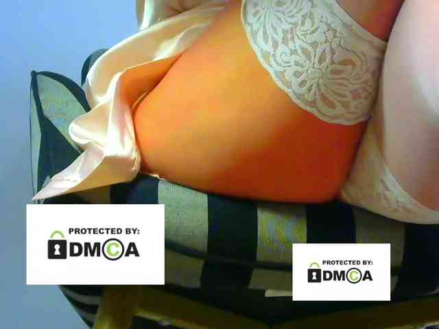 FeminaF webcam