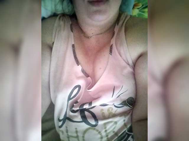 Mia883's BongaCams show and profile