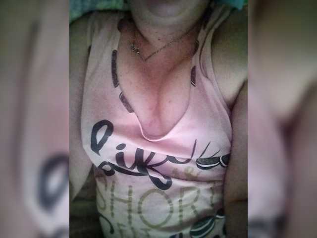 Mia883's BongaCams show and profile