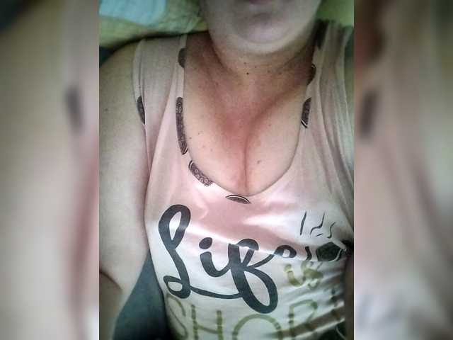 Mia883's BongaCams show and profile