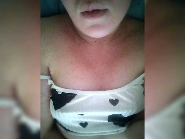 Mia883's BongaCams show and profile