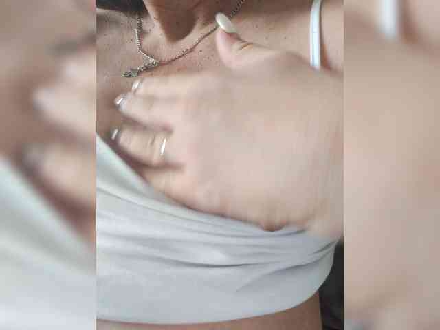 Mia883 webcam