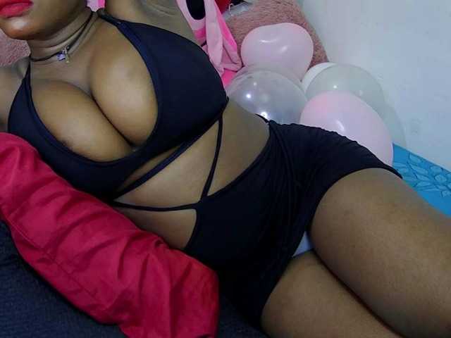 sara-greyx's BongaCams show and profile