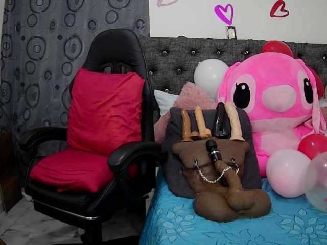 sara-greyx's BongaCams show and profile