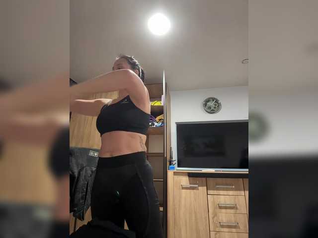 Paratrax's BongaCams show and profile