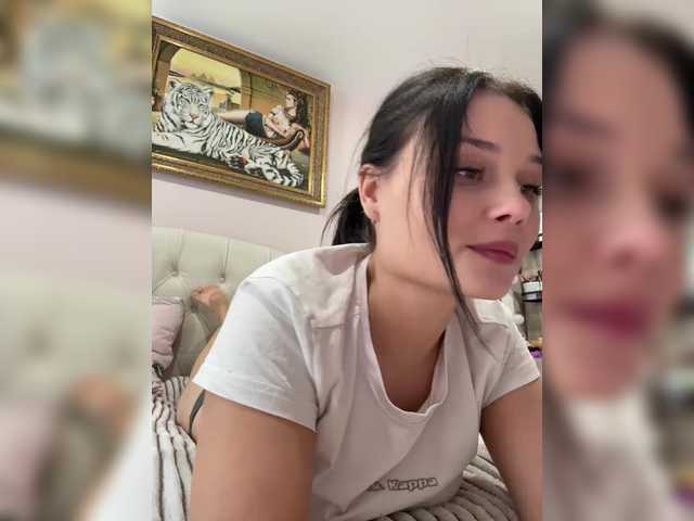 Paratrax's BongaCams show and profile