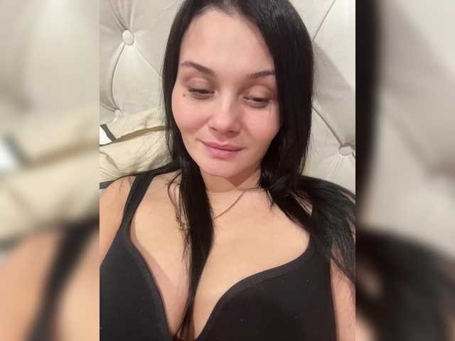 Paratrax's BongaCams show and profile