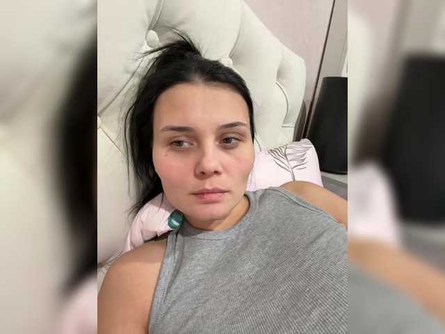 Paratrax's BongaCams show and profile