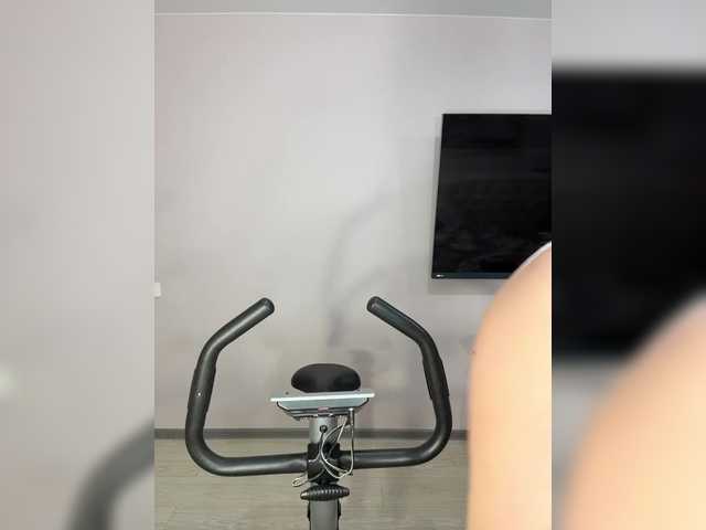 Paratrax's BongaCams show and profile