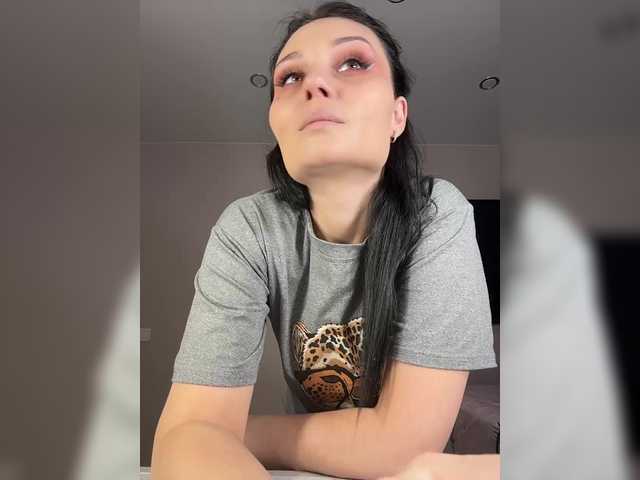 Paratrax's BongaCams show and profile