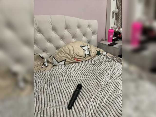 Paratrax's BongaCams show and profile