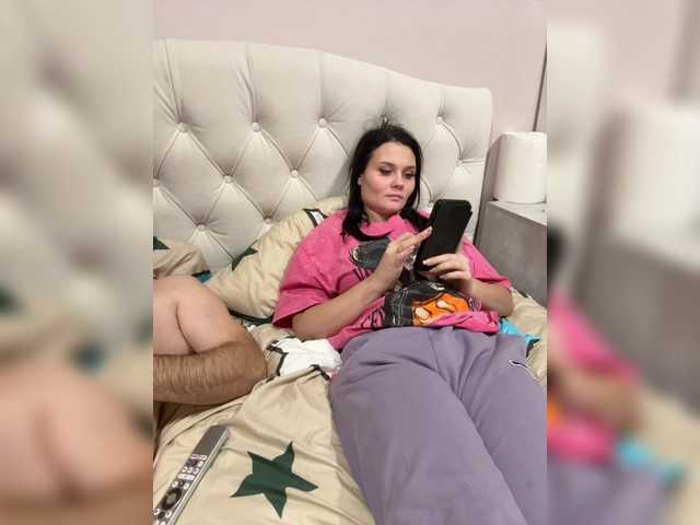 Paratrax's BongaCams show and profile