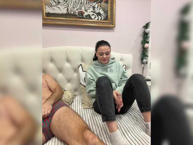 Paratrax's BongaCams show and profile