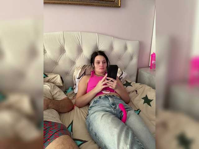 Paratrax's BongaCams show and profile