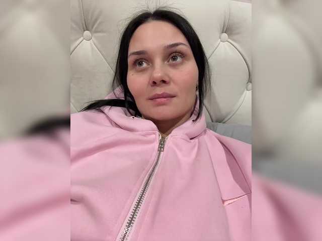 Paratrax's BongaCams show and profile