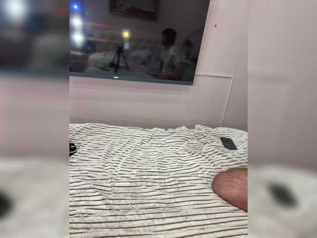 Paratrax's BongaCams show and profile