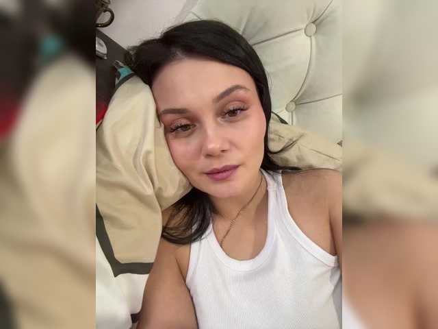 Paratrax's BongaCams show and profile