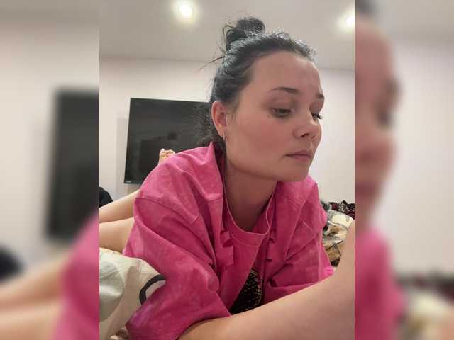 Paratrax's BongaCams show and profile