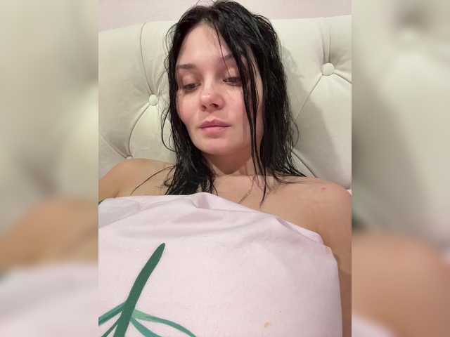 Paratrax's BongaCams show and profile